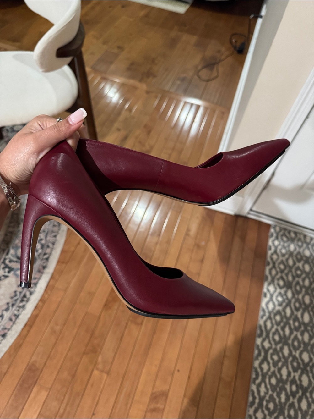 Vince camuto red heels size 8